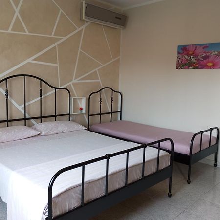 Apartmán Casa Vacanze Il Fiore Di Loto Zibido San Giacomo Exteriér fotografie
